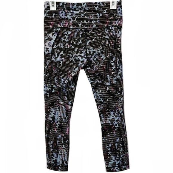 LuLuLemon All Sport Crop Floral Printed Leggings - Picture 1 of 6